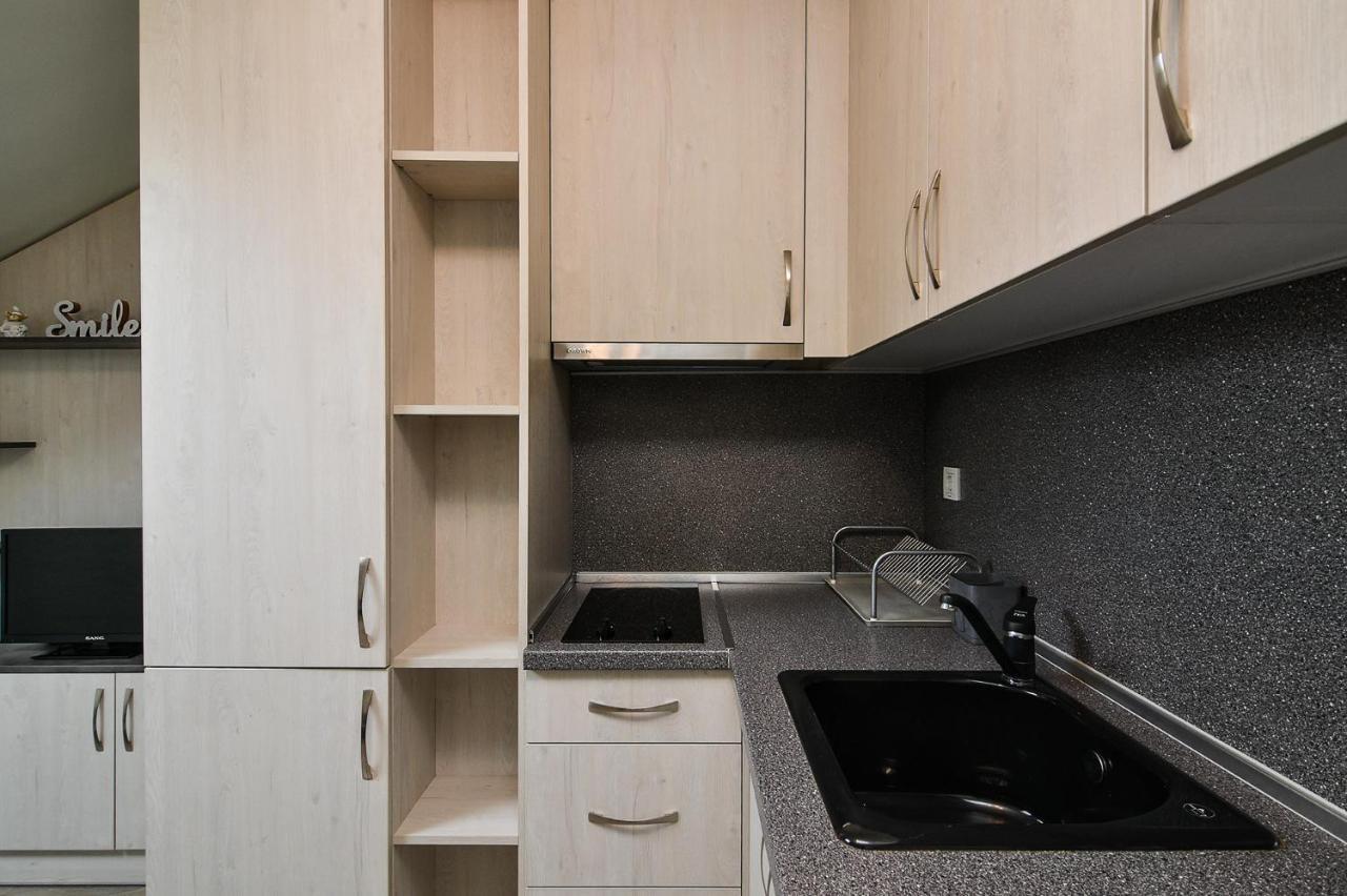 Small Studio On Budget In The Heart Of City ヴァルナ エクステリア 写真