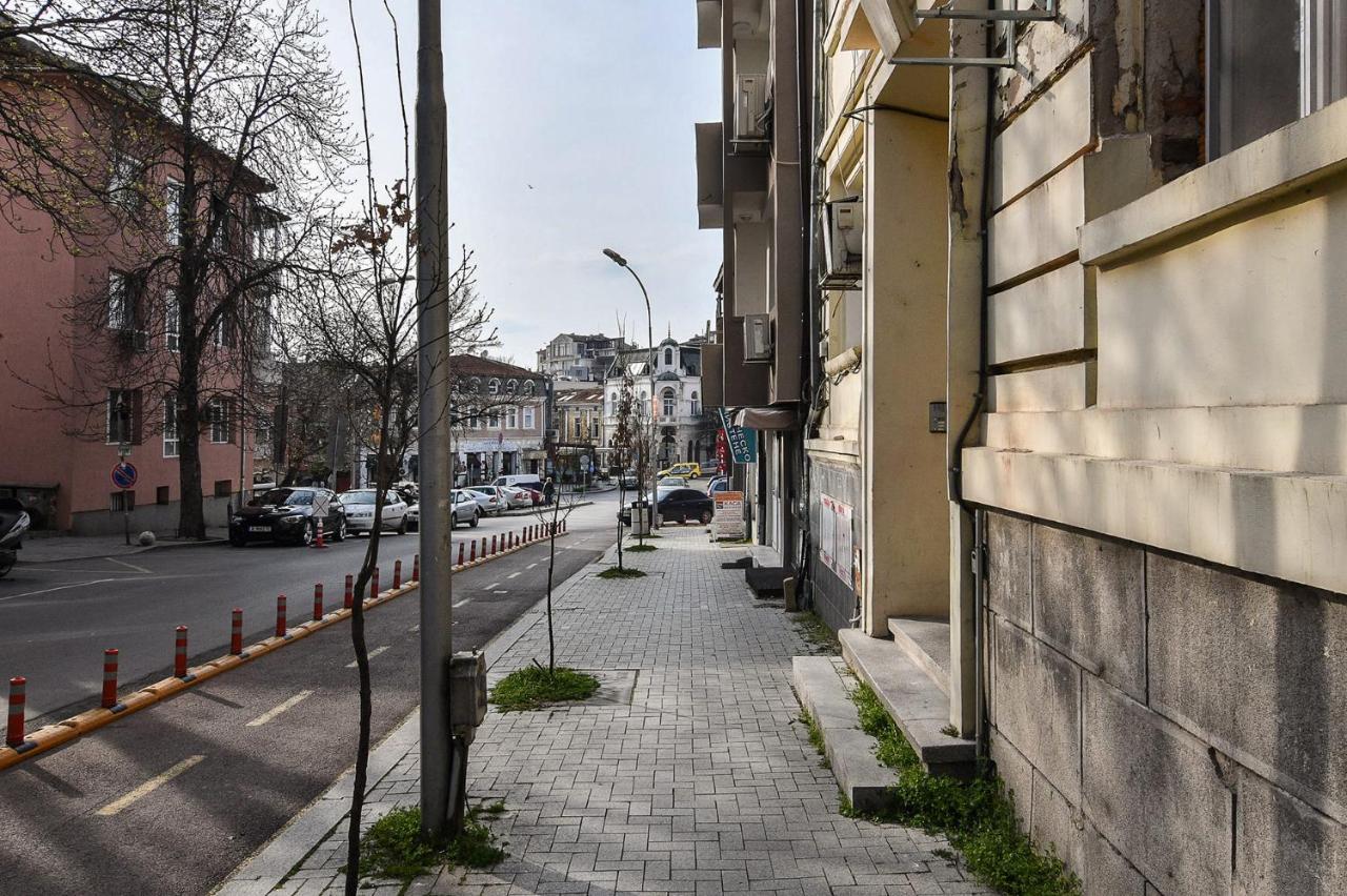 Small Studio On Budget In The Heart Of City ヴァルナ エクステリア 写真