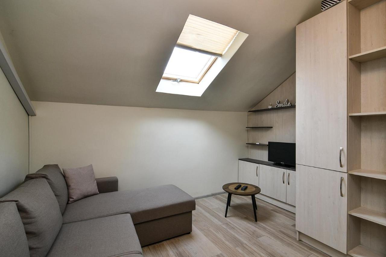 Small Studio On Budget In The Heart Of City ヴァルナ エクステリア 写真