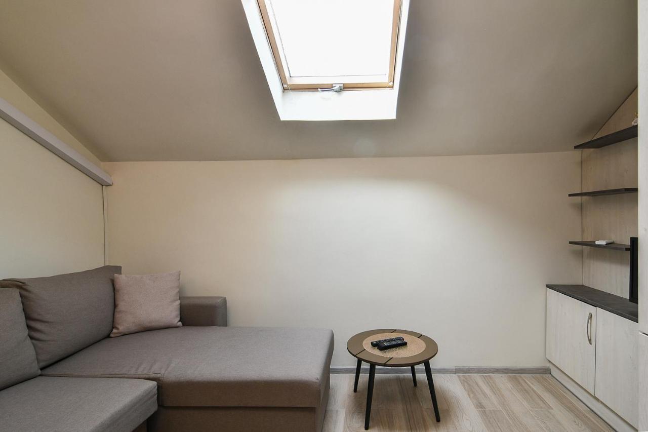 Small Studio On Budget In The Heart Of City ヴァルナ エクステリア 写真