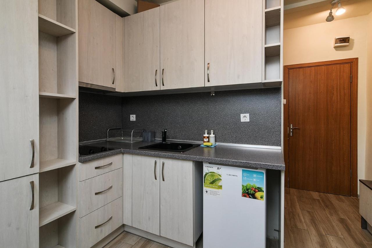 Small Studio On Budget In The Heart Of City ヴァルナ エクステリア 写真